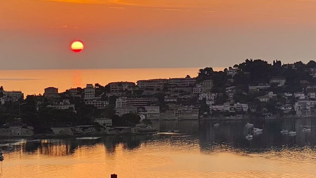 I Tesori Nascosti di Monaco: La Tua Guida Non-Banale al Fascino della Costa Azzurra