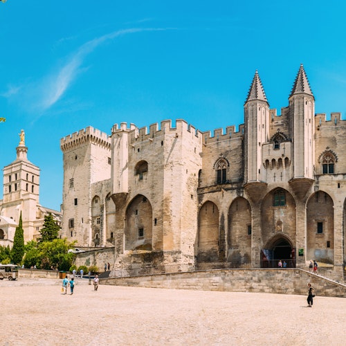 Objevte Avignon: Cesta kulturním klenotem Provence