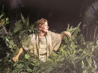 Dans les bois à Bridge Theatre, Londres — photo de production 1