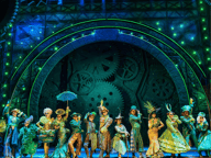 Wicked El Musical en Apollo Victoria Theatre, Londres — foto de producción 3