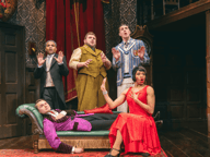 Lo spettacolo che va storto presso Duchess Theatre, Londra — foto di produzione 1
