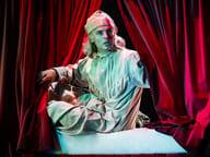 Christmas Carol Goes Wrong at Apollo Theatre, London — production photo 1