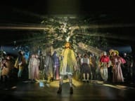 Dans les bois à Bridge Theatre, Londres — photo de production 3