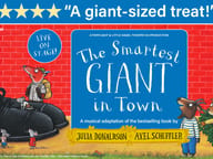 Il gigante più intelligente della città presso St Martin's Theatre, London, Londra — foto di produzione 1
