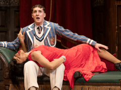 Das Stück, das schiefgeht im Duchess Theatre, London — Produktionsfoto 3