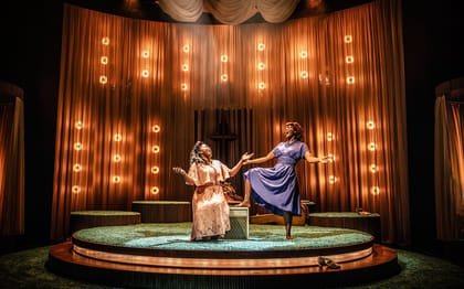 Marie & Rosetta in London — production photo 3