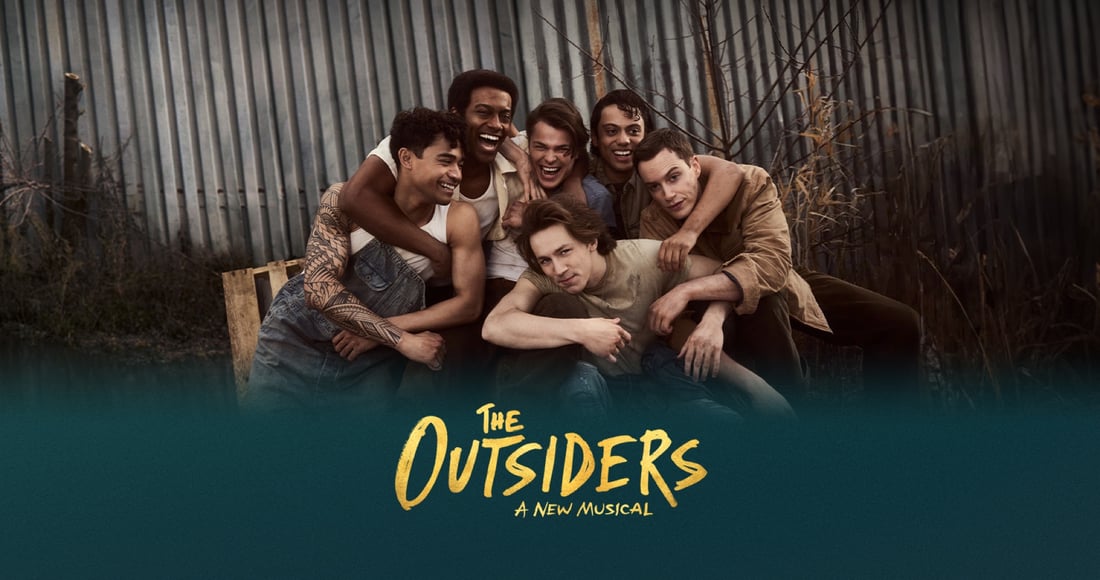 Herci muzikálu The Outsiders na broadwayském jevišti