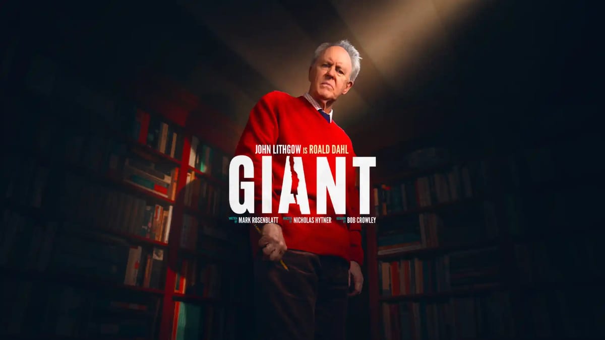Giant، المرشحة لجائزة Tony 2026 لأفضل مسرحية، بطولة John Lithgow في دور Roald Dahl، في Music Box Theatre