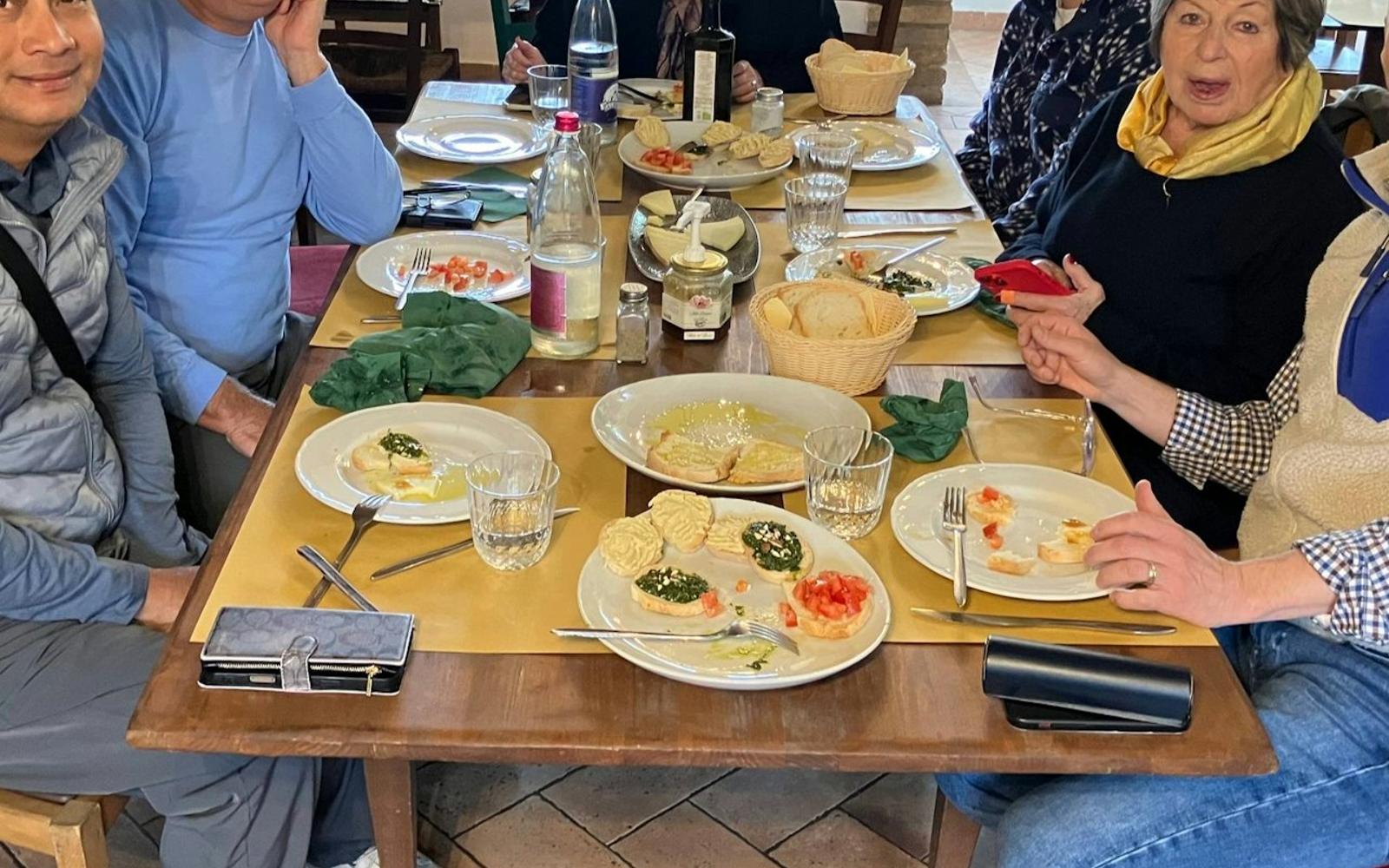 Tuscany: Guided Tour + Lunch & Drinks