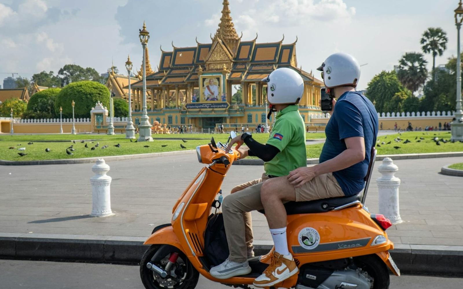 Phnom Penh: Vespa Tour