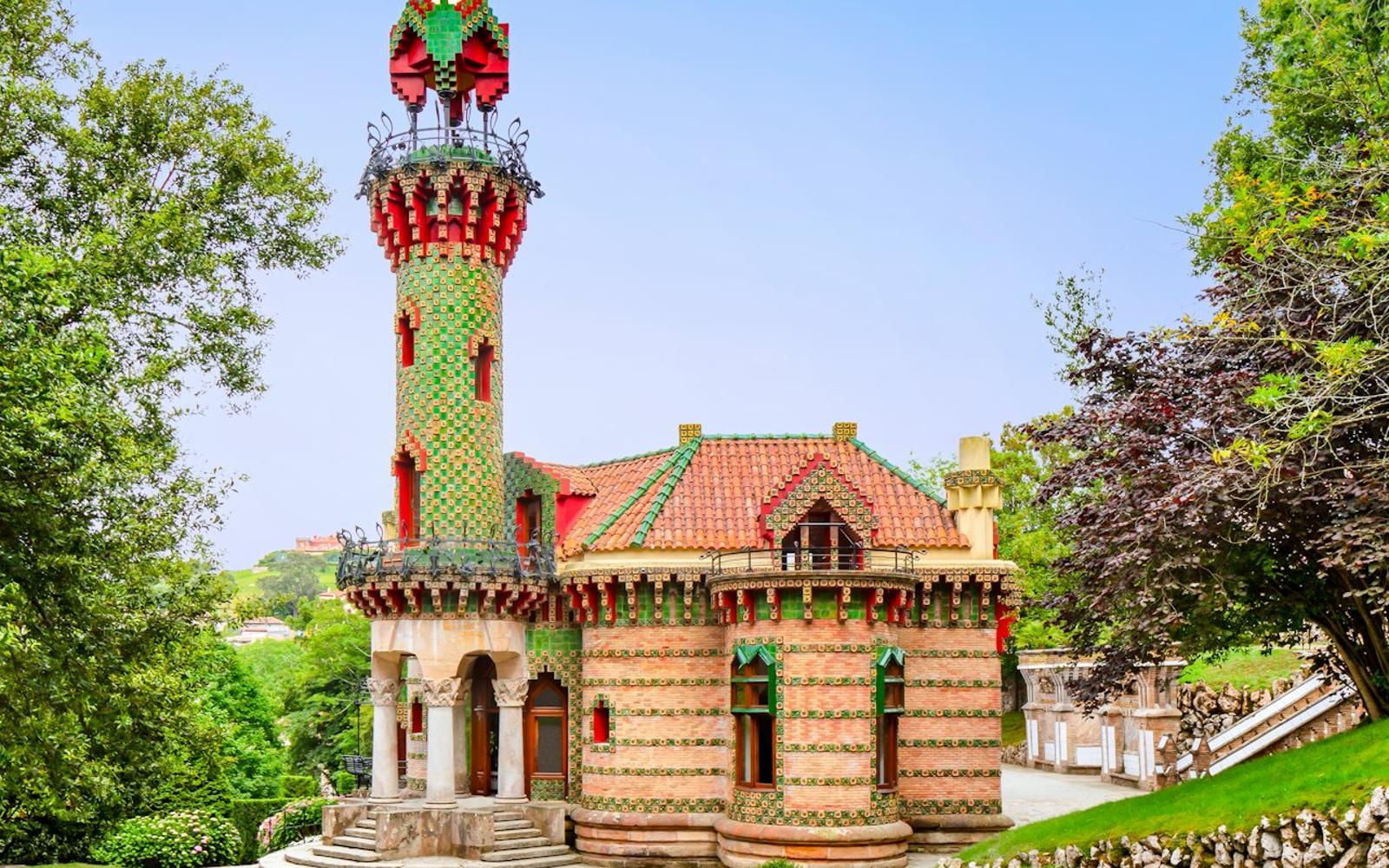 Gaudí's El Capricho: Guided Tour