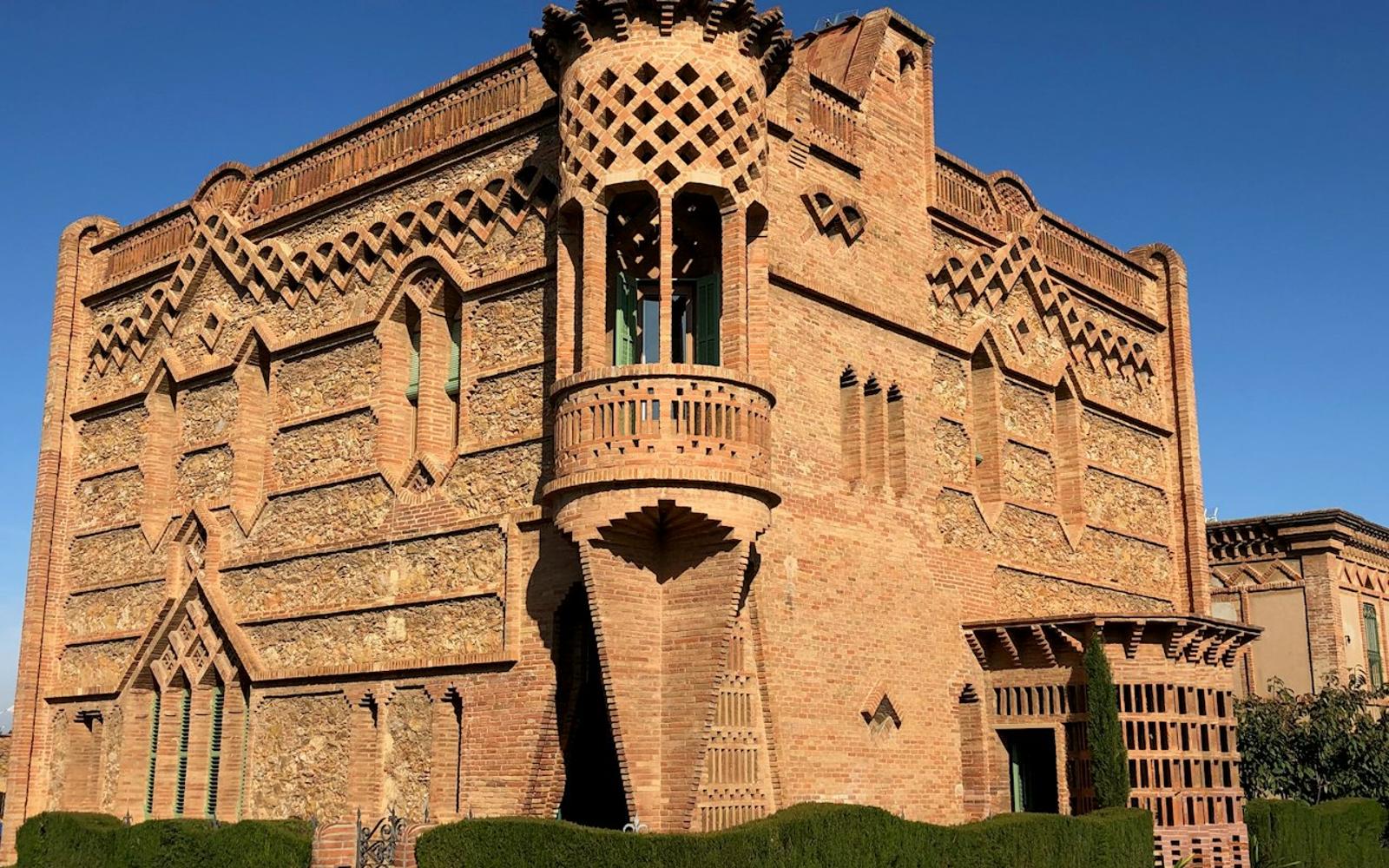 Gaudí's Crypt & Colonia Güell + Audio Guide