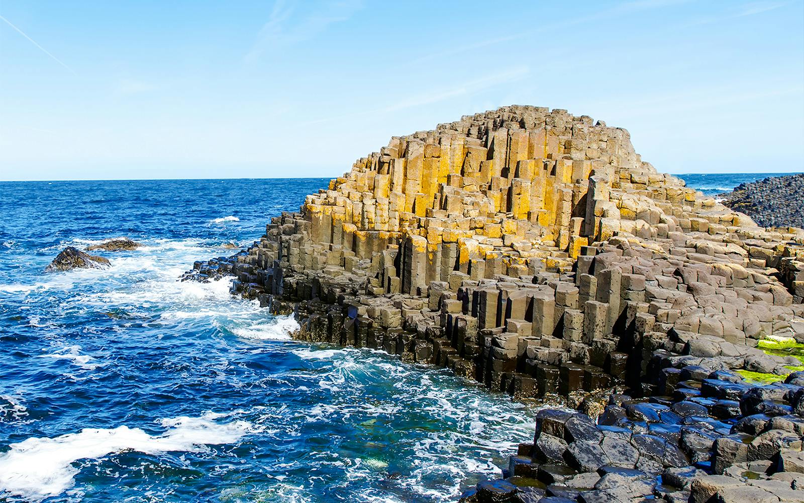 From Dublin: Giant's Causeway and Titanic Experience Full-Day Tour