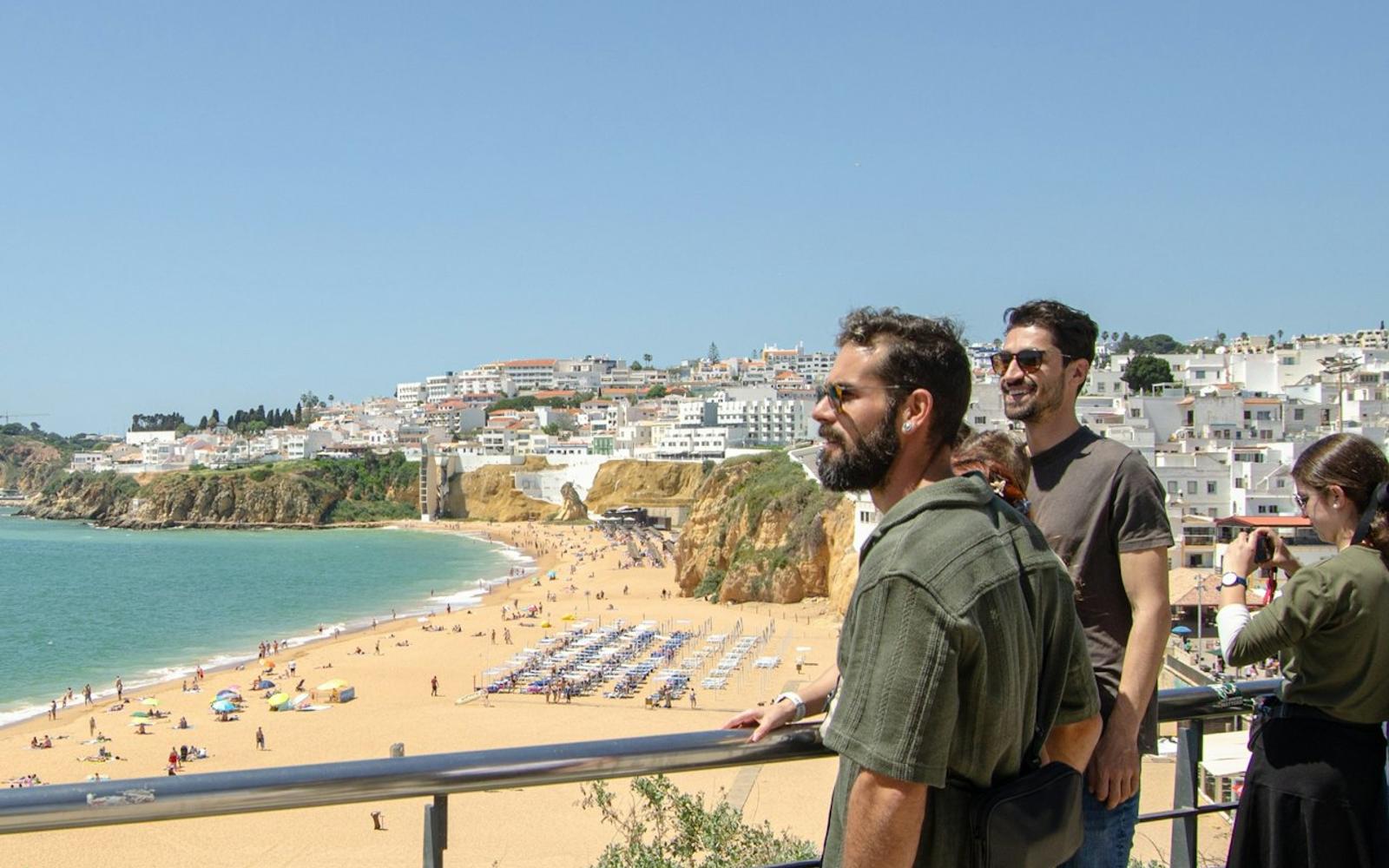 Albufeira: Guided Walking Tour + Food & Drink Tasting