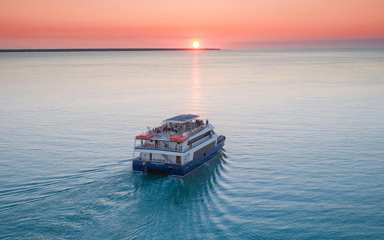 Darwin Harbour: Sunset Cruise + Buffet Dinner
