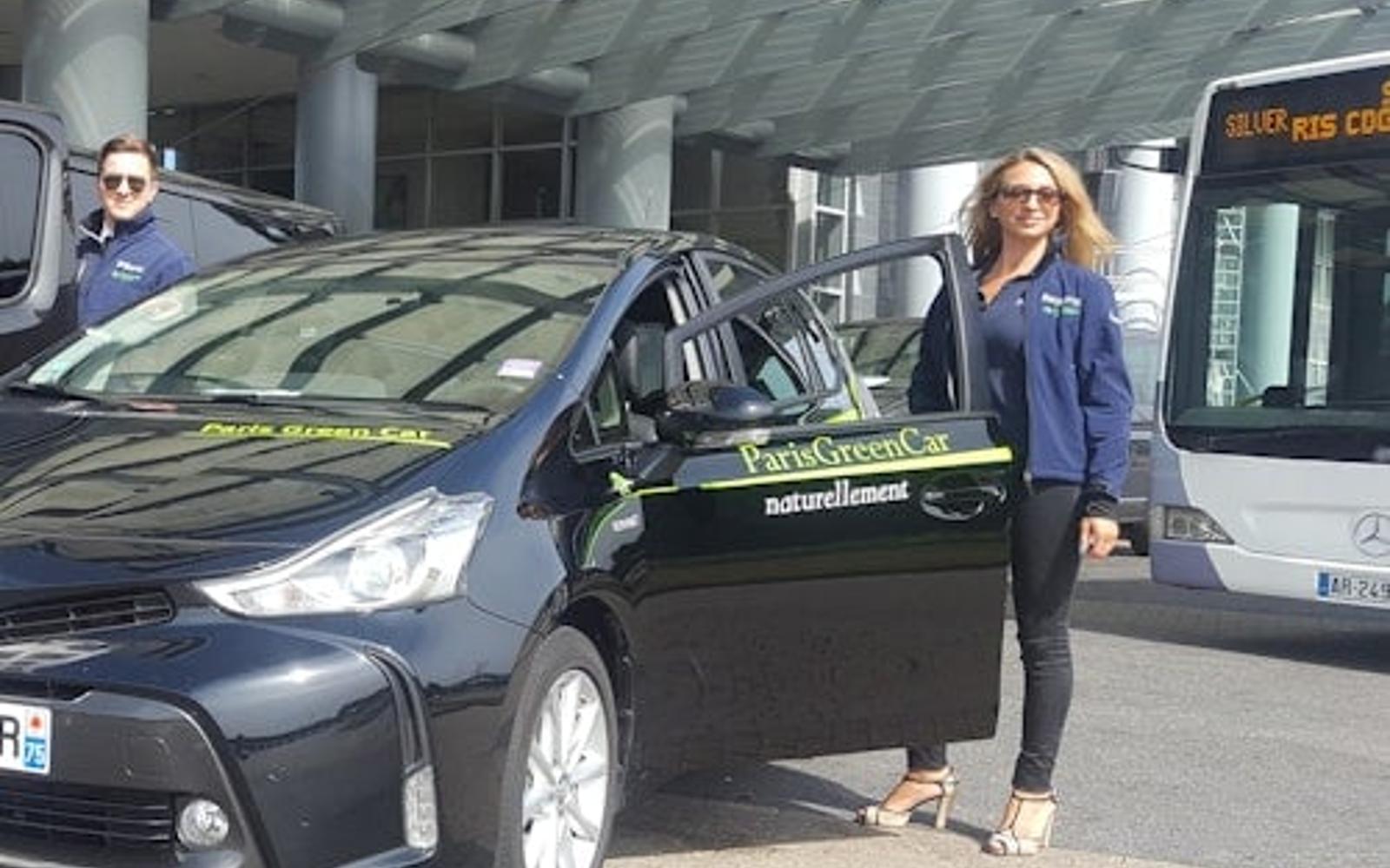 پاریس: انتقال رفت و برگشتی با تاکسی از فرودگاه اورلی به دیزنی‌لند tickets at Paris Airport Transfers, پاریس