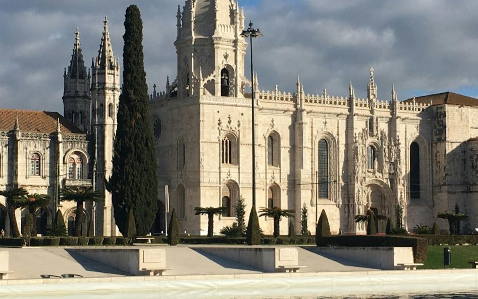 Lisbon: Guided Belém Walking Tour + Jerónimos Monastery Entry