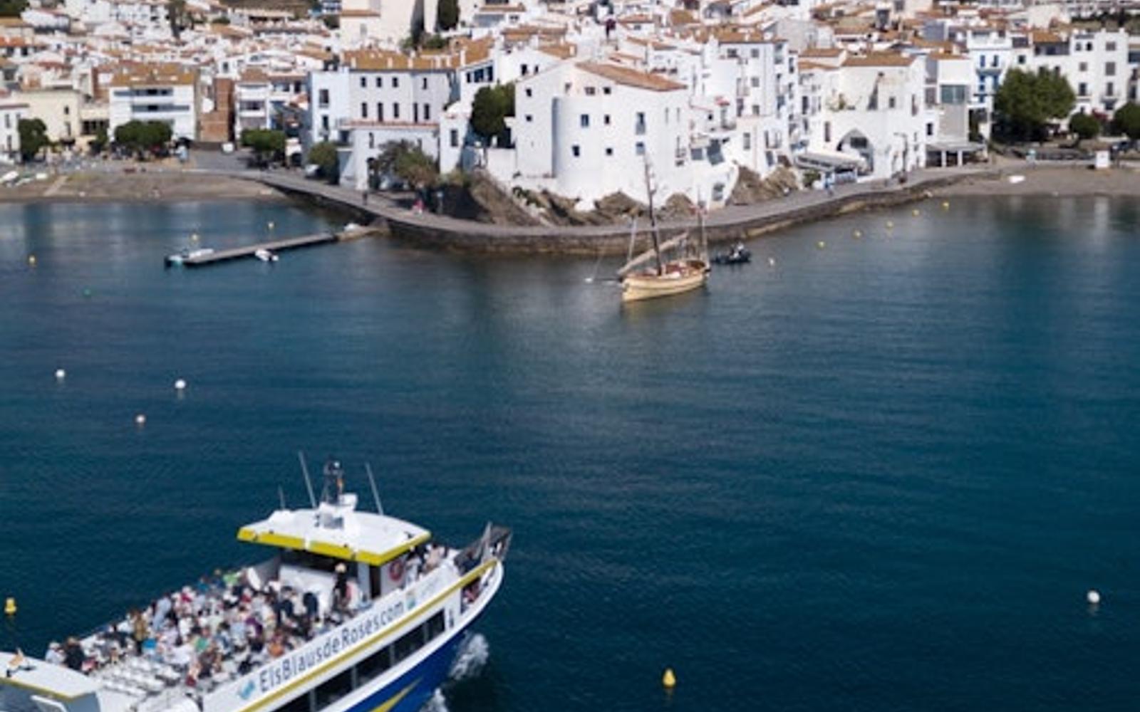 Costa Brava: Boat Trip to Cadaqués from Roses