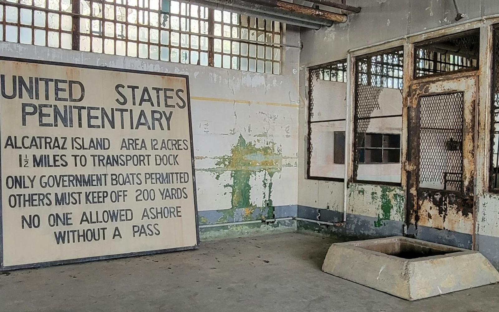 Alcatraz: Entry Ticket + Roundtrip Ferry