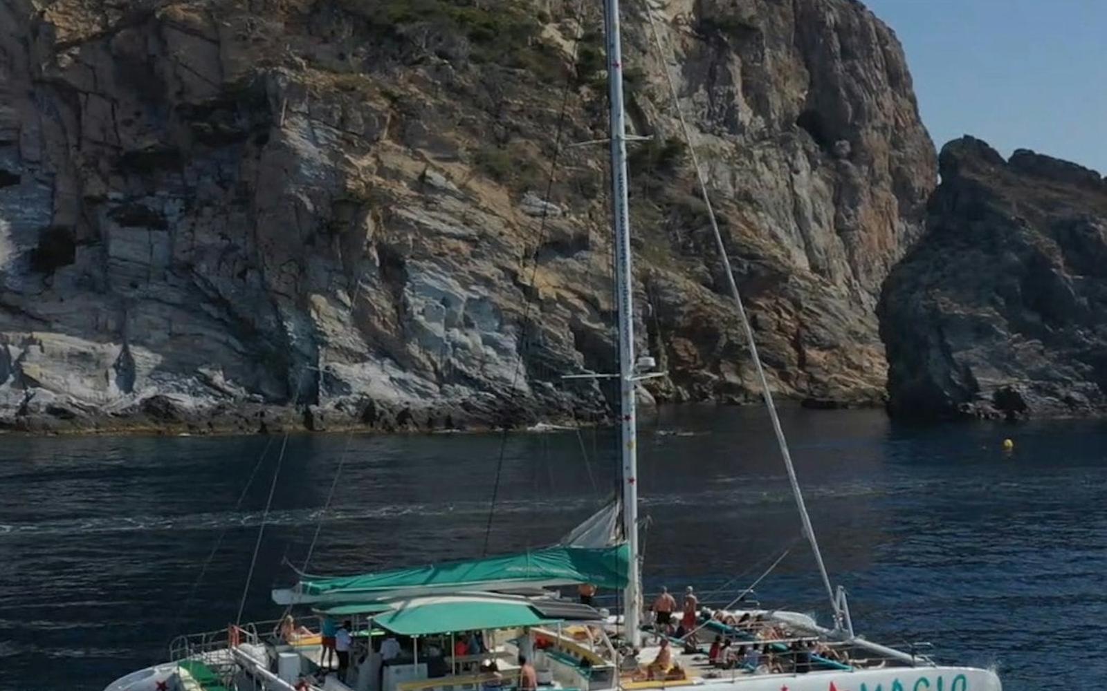 Cap Norfeu and Cadaques: Sailing Trip from Roses