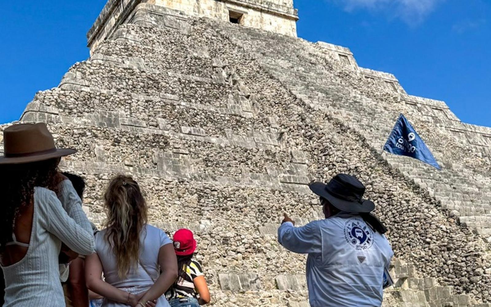 Chichén Itzá: Entry Ticket + Walking Tour