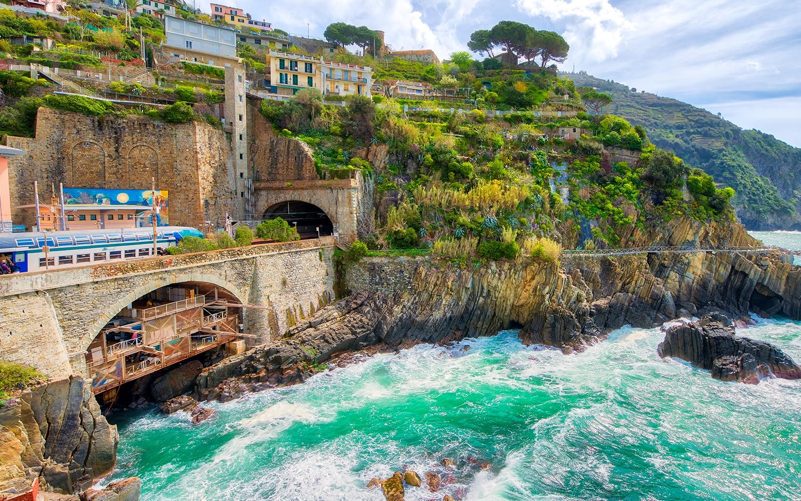 From Florence: Cinque Terre Semi-Private Guided Tour
