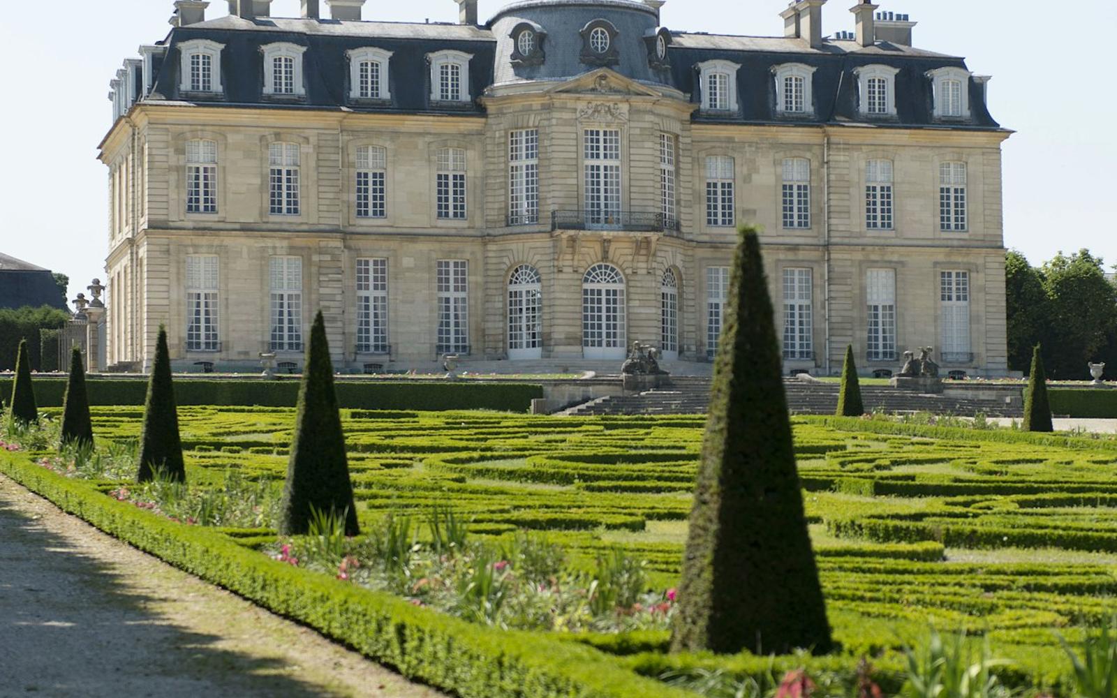 Champs-sur-Marne Château and Gardens