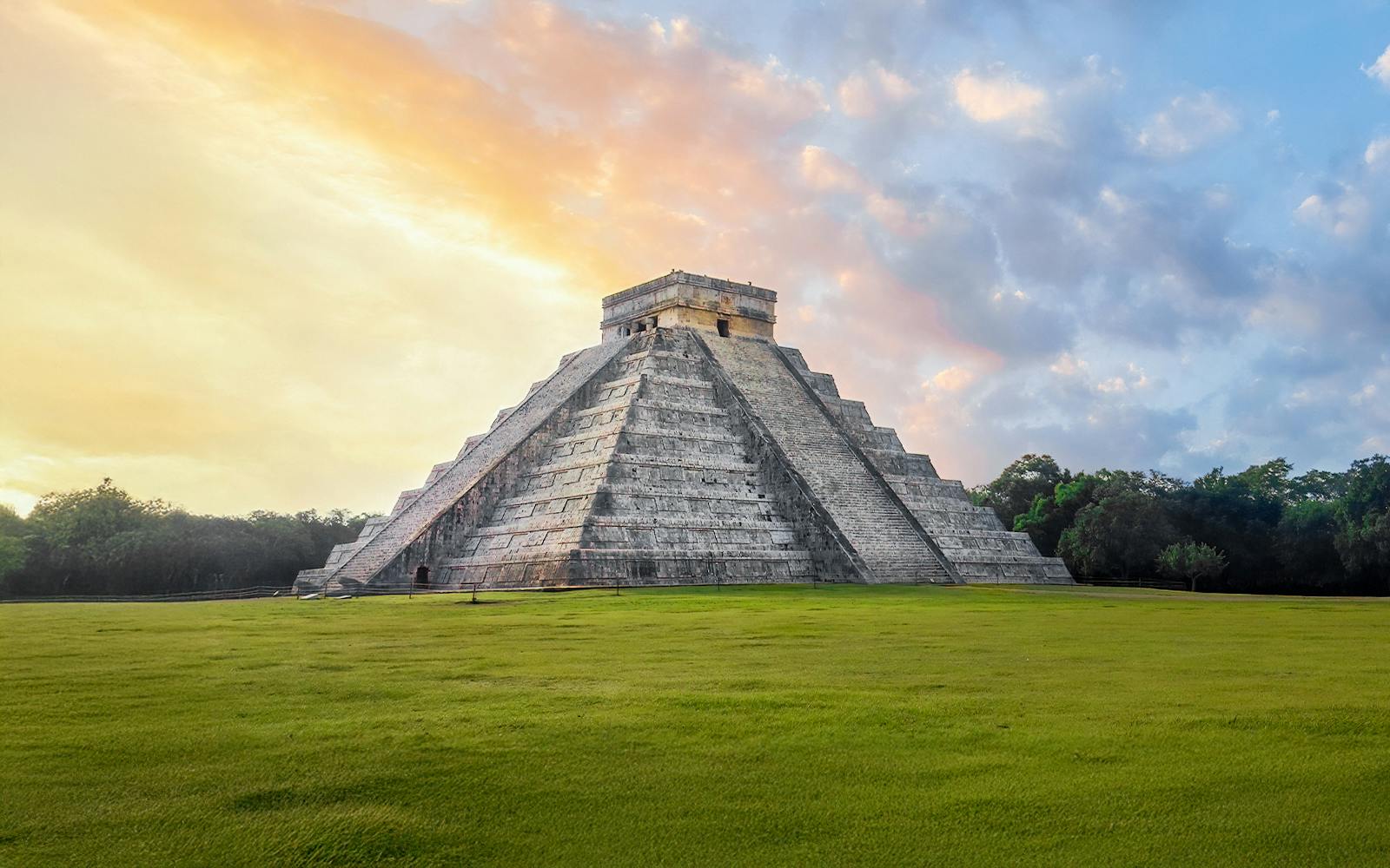 From Cancún: Chichén Itzá, Cenote & Valladolid Tour (Without Taxes)