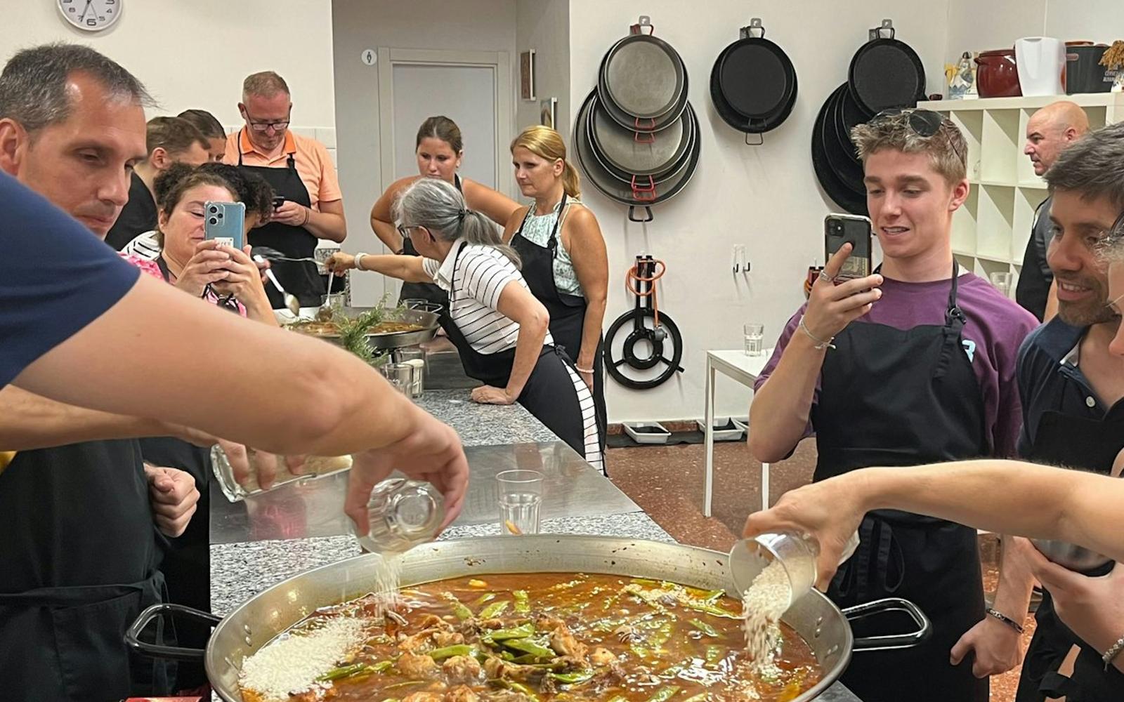 Valencia: Paella, Tapas & Sangria Cooking Class
