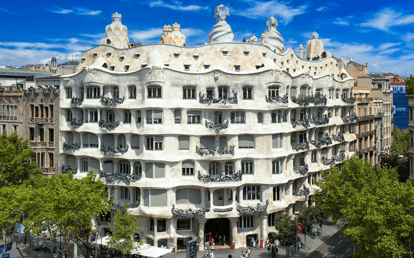 بلیط بدون صف برای لا پدررا-کازا میلا tickets at La Pedrera - Passeig de Gracia ,92, بارسلونا