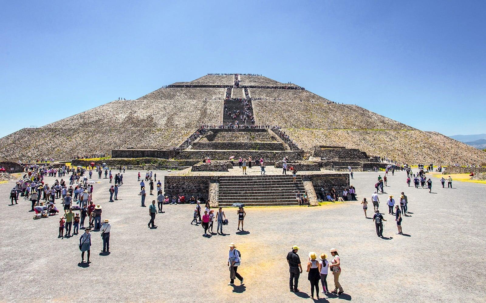 From Mexico City: Teotihuacán Pyramids & Pre-Hispanic Cave Small-Group Tour with Transfers tickets, Mexico City