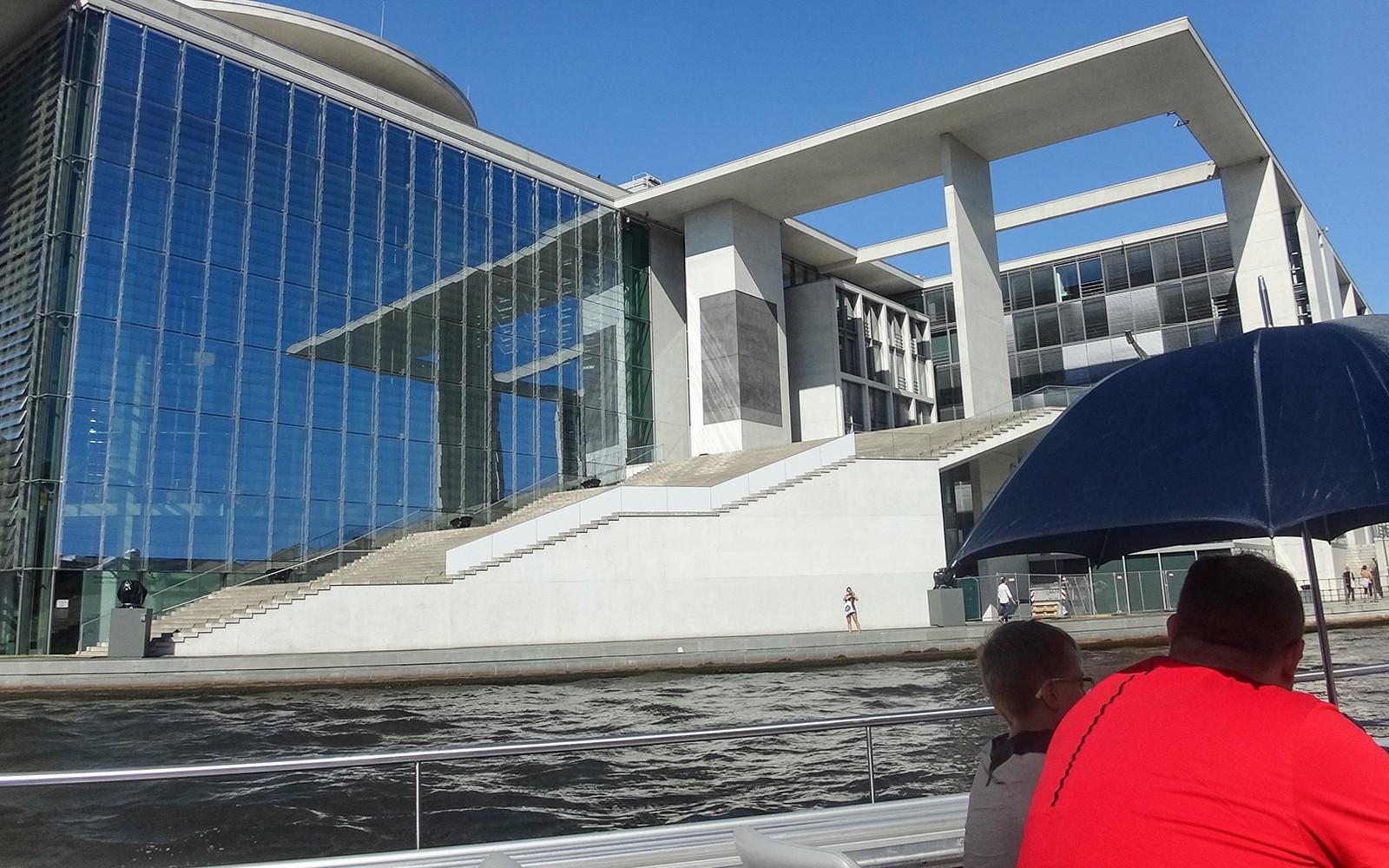1- Hour Berlin Sightseeing Cruise from Hackascher Markt