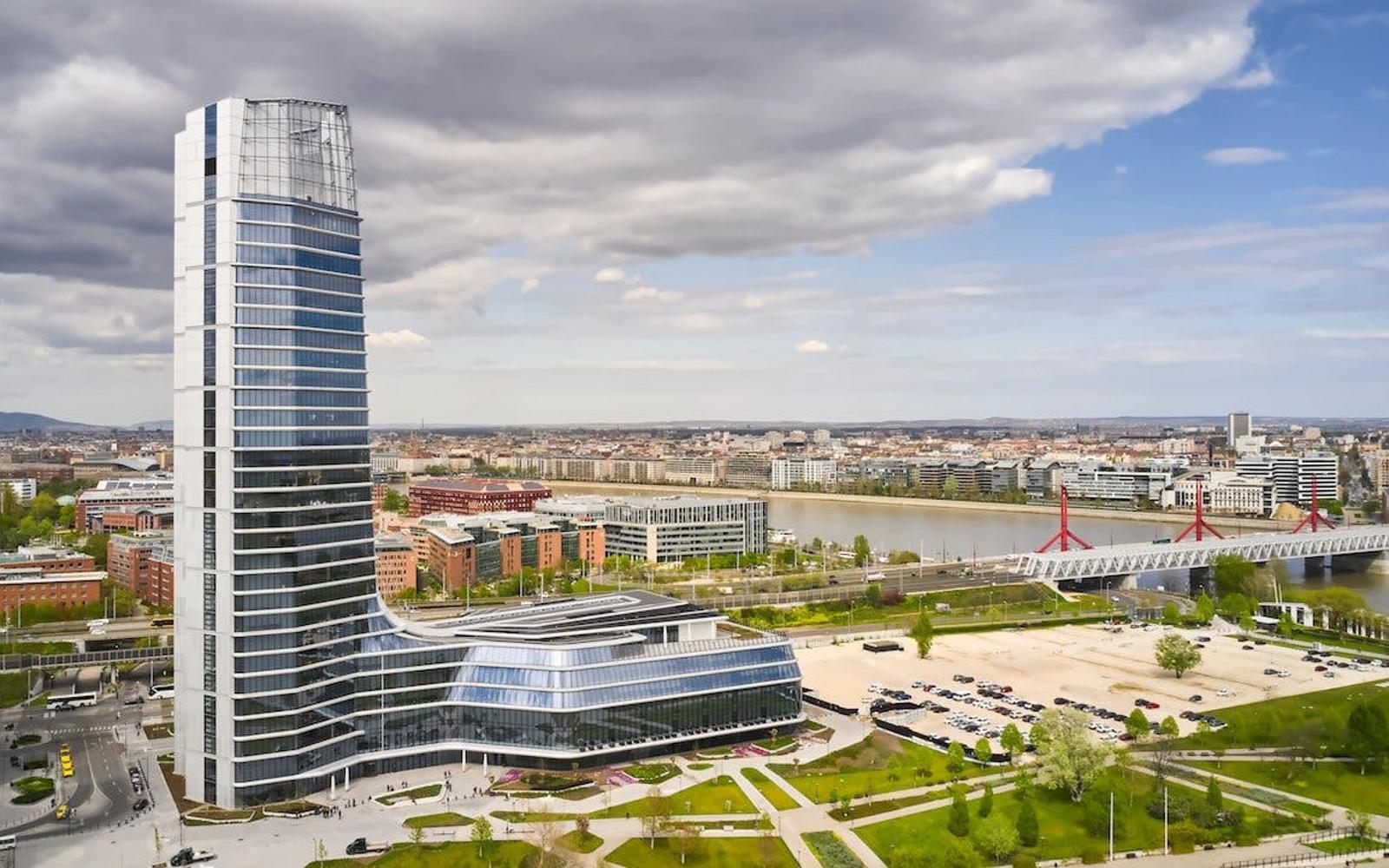 Budapest: MOL SkyDeck Tower Entry Tickets
