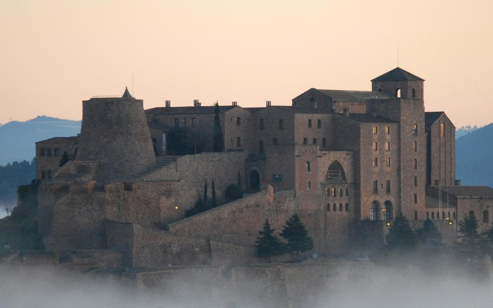 Castle of Cardona: Guided Visit tickets at Castle of Cardona, 바르셀로나