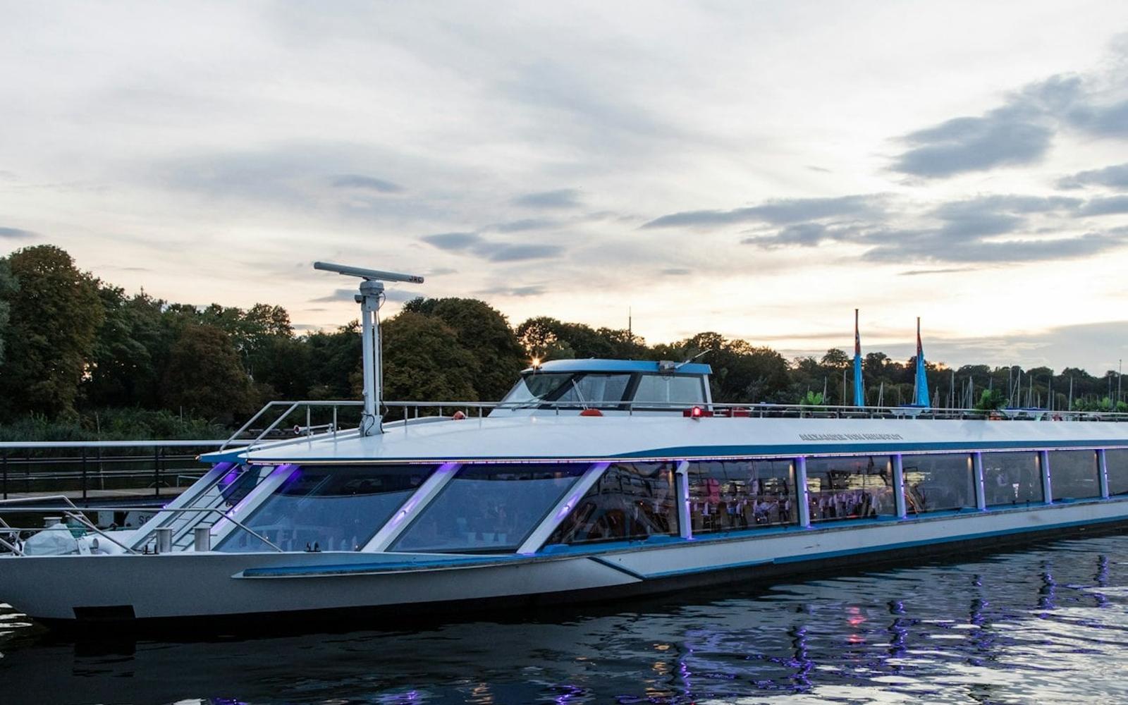 Müggelberge: 5-Hr Boat Tour tickets at Schloss Köpenick, Berlin