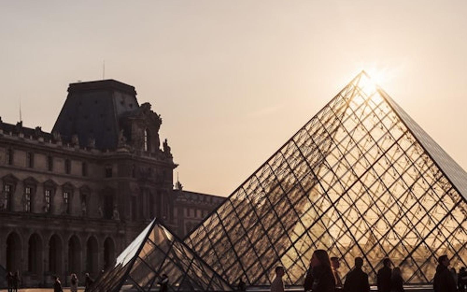Louvre Museum: Dedicated Entry + Guided Evening Tour