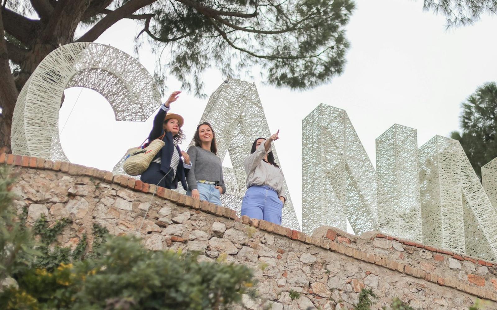 Cannes & Antibes: Guided Tour + Transport