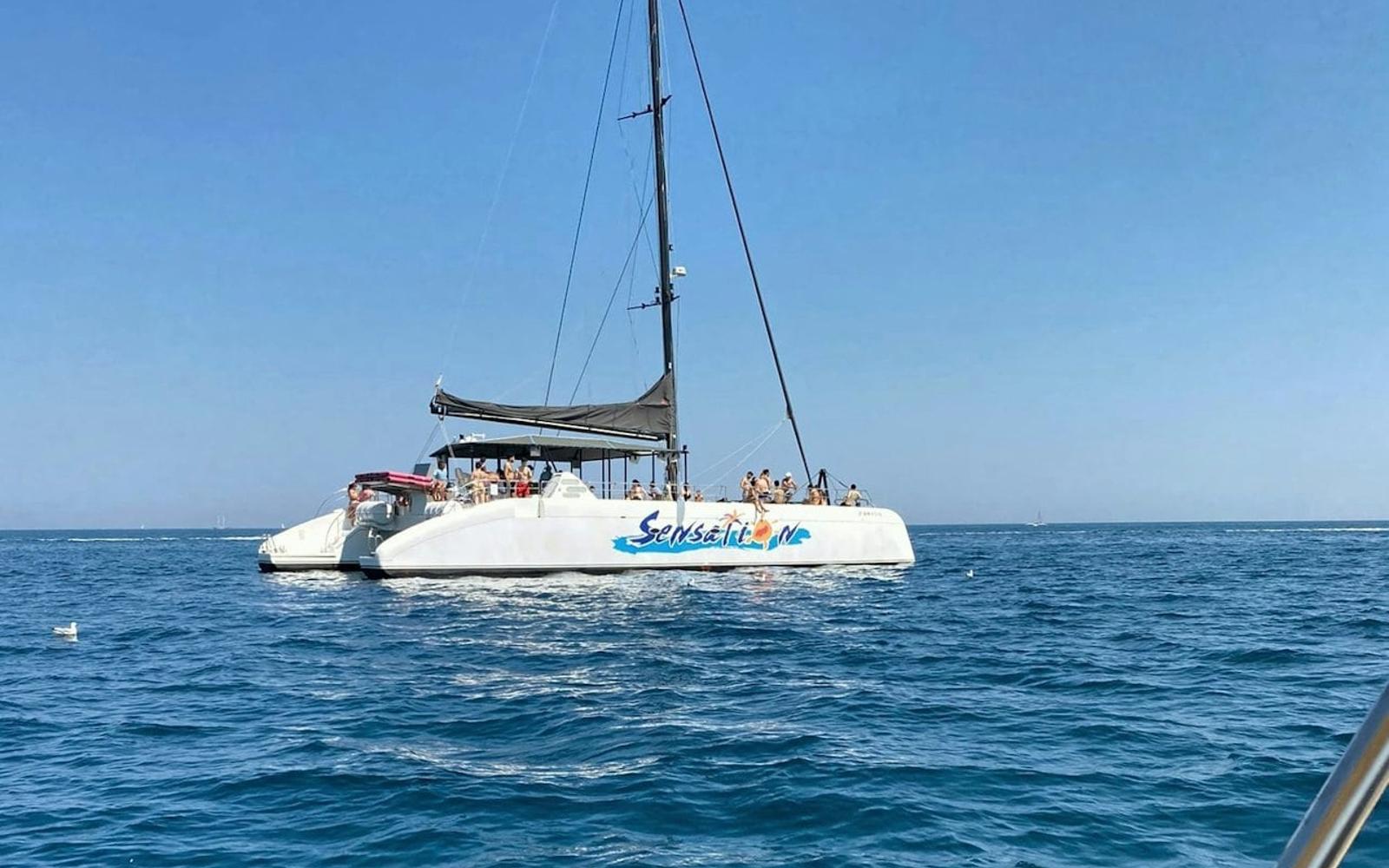 Barcelona: Catamaran Sailing with BBQ tickets at Barcelona Boat Trips, بارسلونا