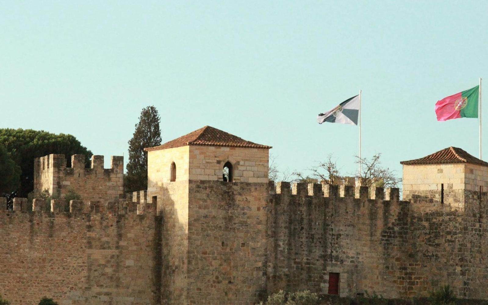 São Jorge Castle: Fast Track Ticket + Guided Tour at São Jorge Castle, Lisbon