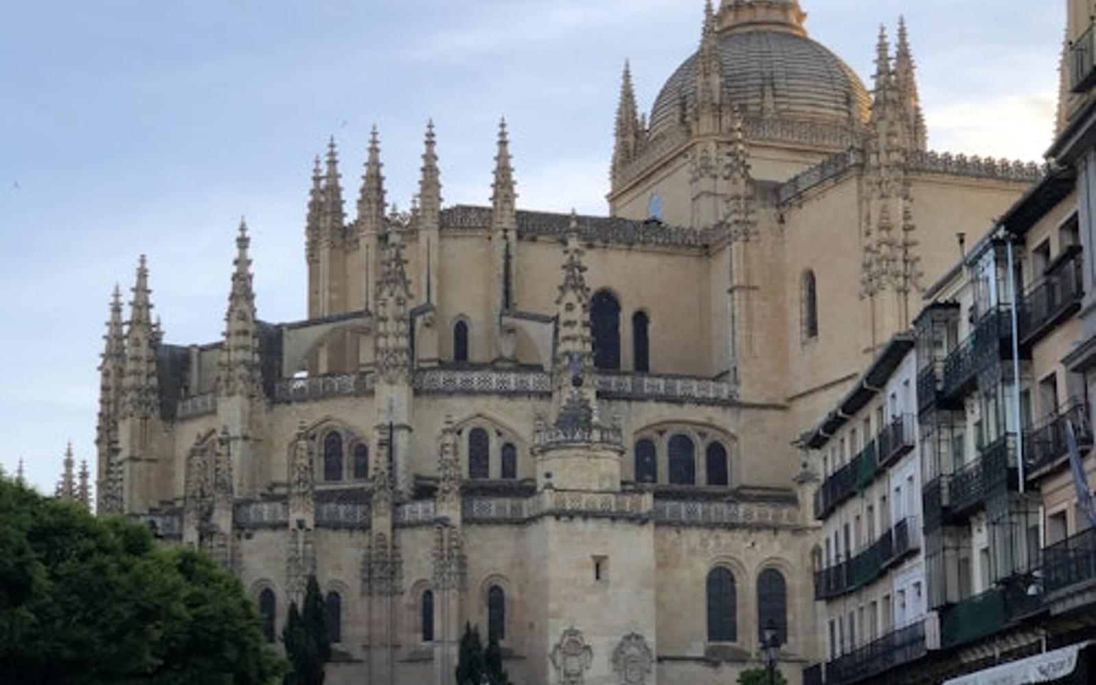 Segovia Guided Tour: City, Cathedral & Alcázar