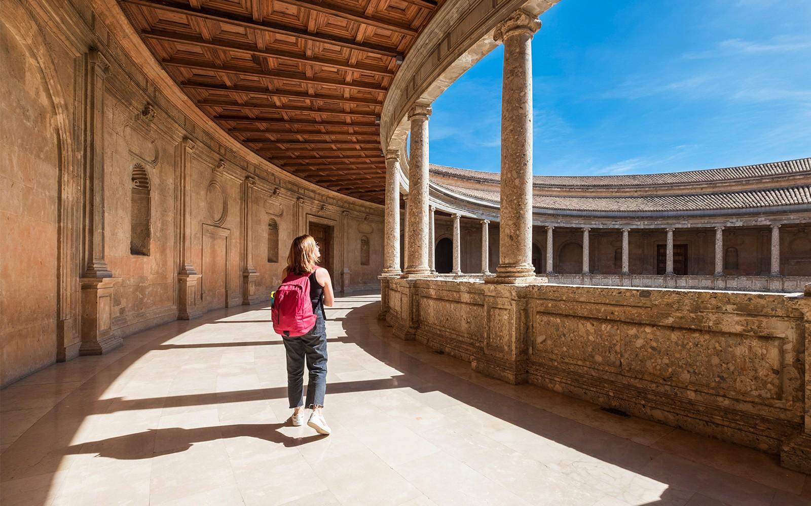 Full-Day Guided Tour of Alhambra with Transfers from Malaga