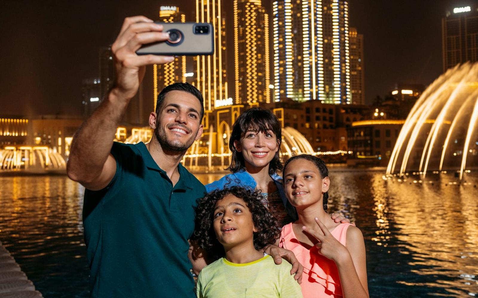 The Dubai Fountain Show & Broadwalk Ticket at The Dubai Fountain, دبی