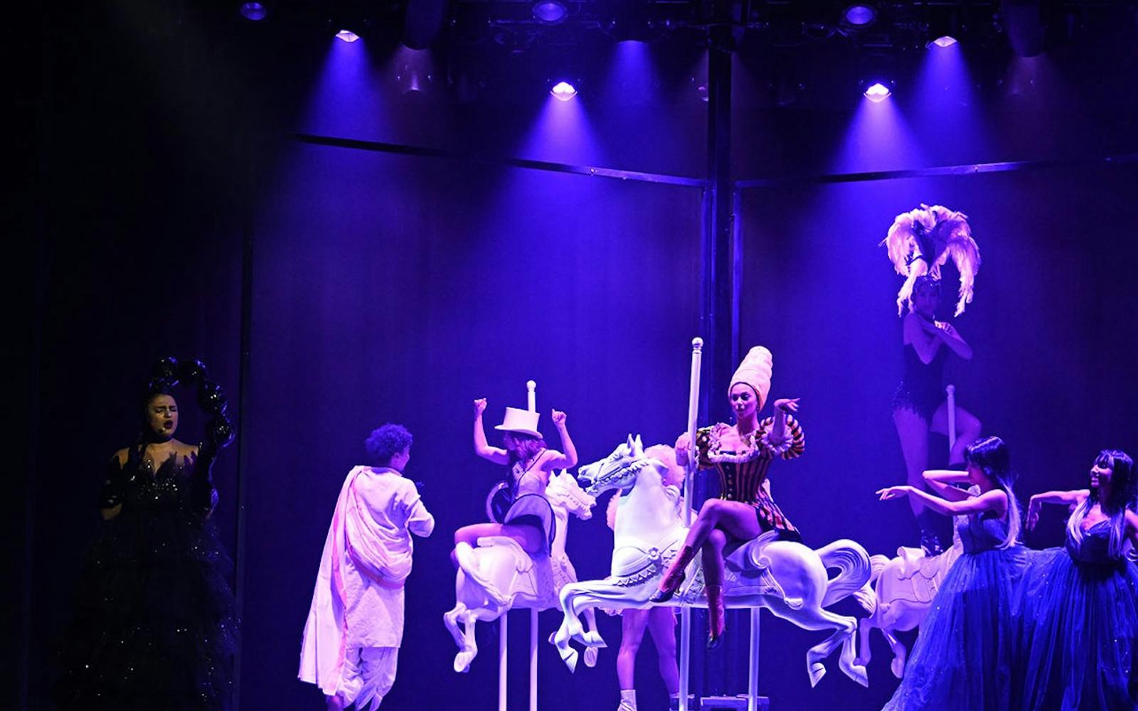 Paradis Latin Cabaret: Family-Friendly Cabaret Show tickets at Paradis Latin, پاریس