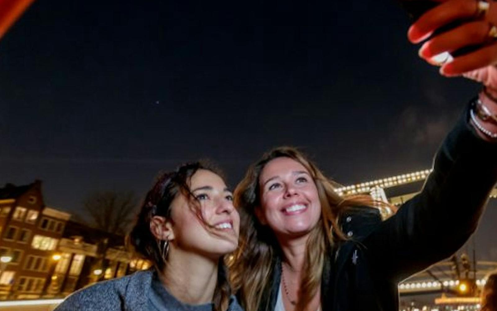 Amsterdam: Lovers Evening Cruise tickets at Amsterdam Canal Cruises, Amsterdam