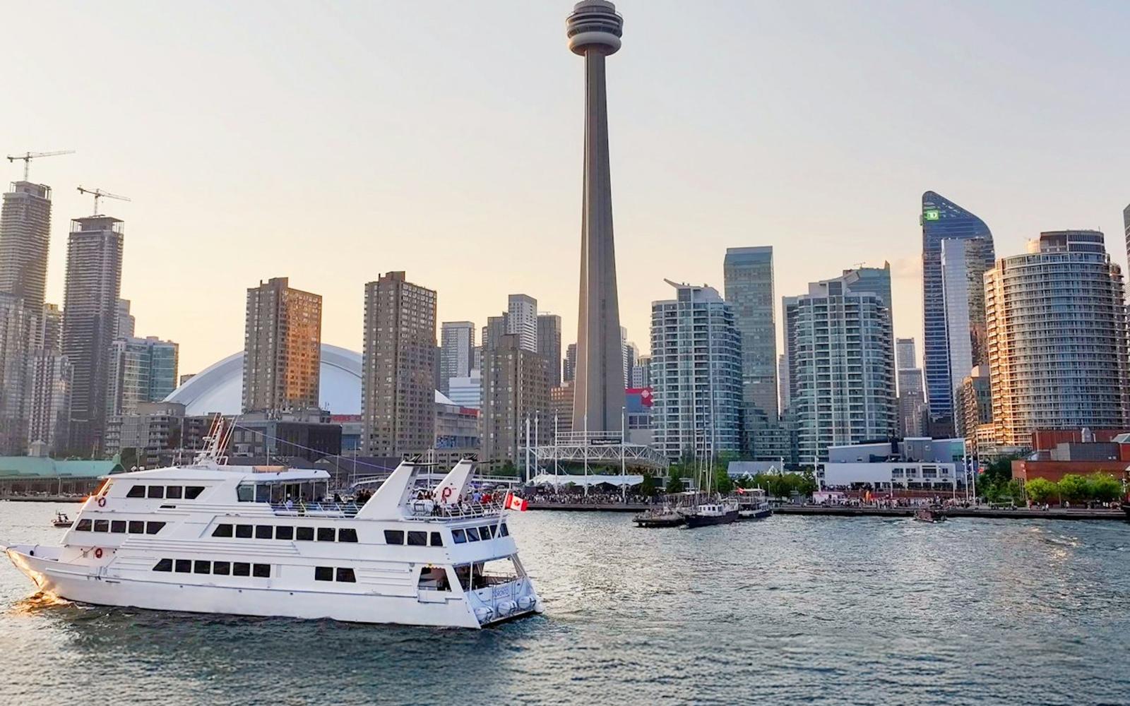 Toronto Harbour: Dinner Cruise + Unlimited Drinks tickets at Toronto Cruises, Toronto