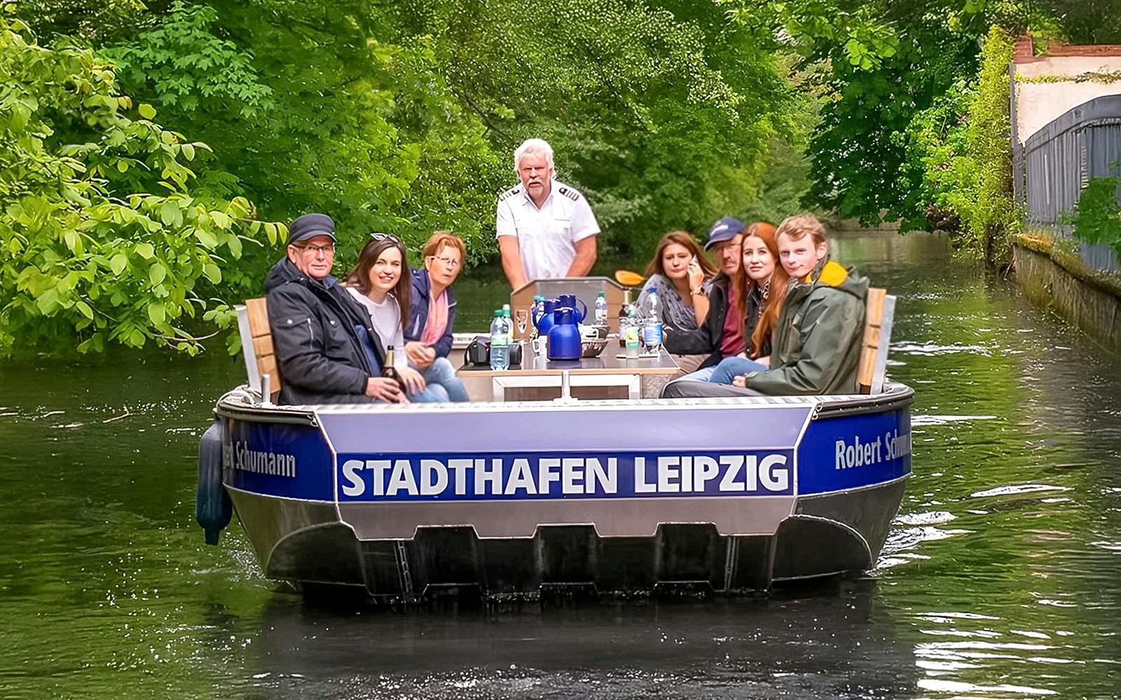 2-hour Motorboat Tour in Riverside Forest