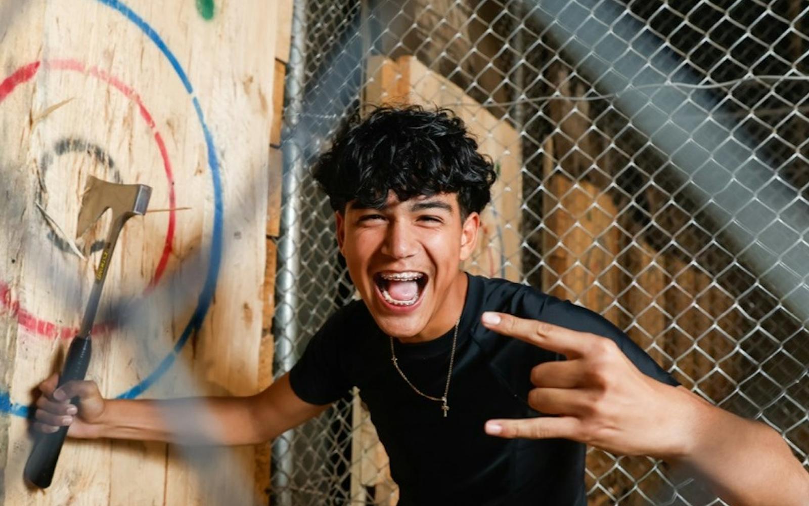 MANIAX Axe Throwing Gold Coast: Entry Ticket