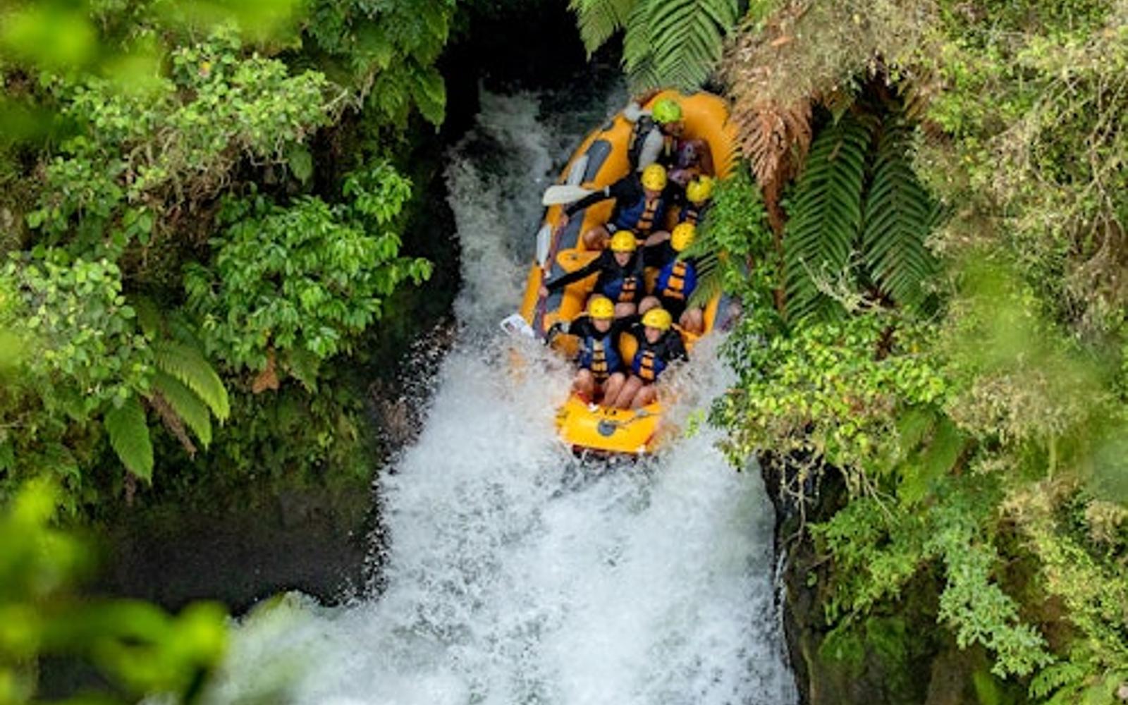 رودخانه کایتونا: رفتینگ آب‌های خروشان درجه ۵ tickets, Rotorua