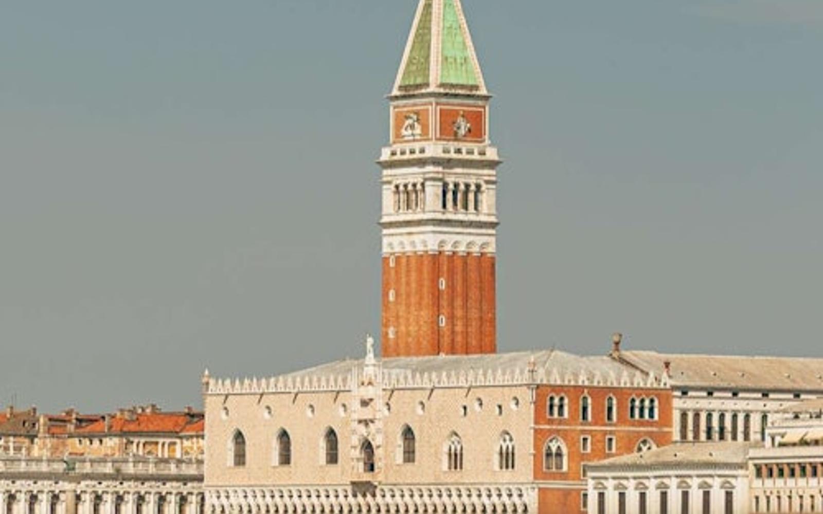 Venice: Boat Tour + Glass of Prosecco
