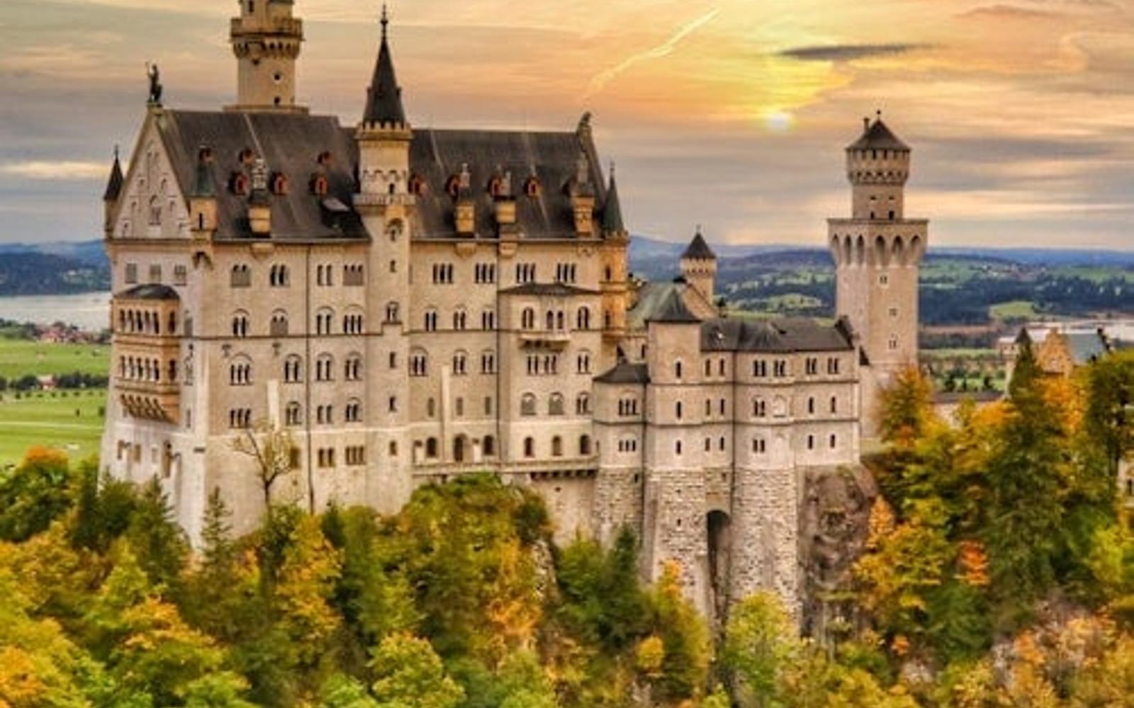 Neuschwanstein Castle: Skip The Line Ticket + Guided Tour + Horse Carriage Ride